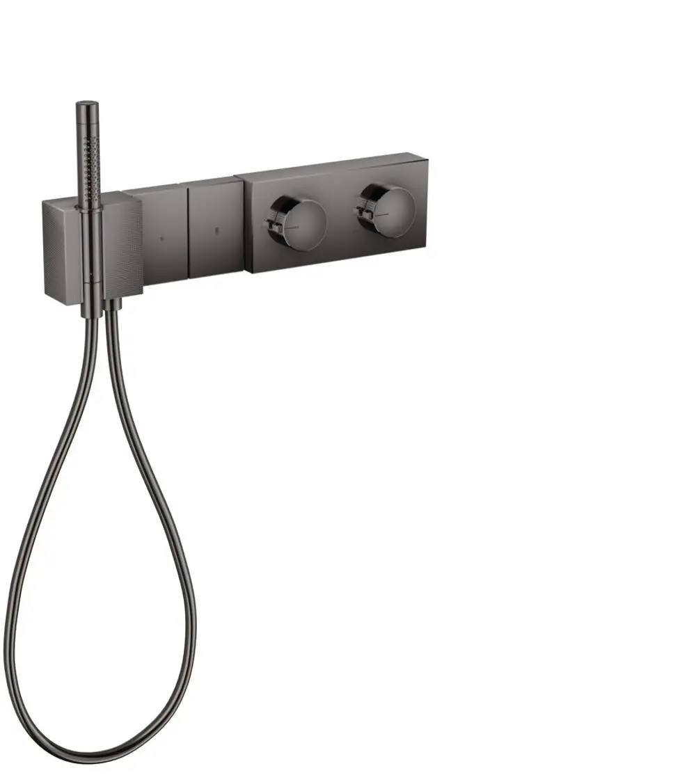 Thermostatmodul für die Wandmontage von AXOR, ausgestattet mit zwei Reglern und einem Handbrausekopf in Schwarz mit einer flexiblen Schlauchverbindung.